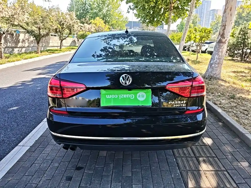 Volkswagen Passat — фото 6