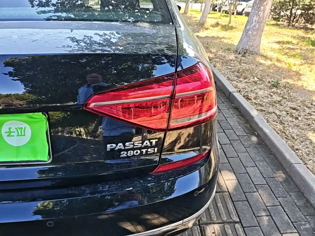 Volkswagen Passat — фото 8