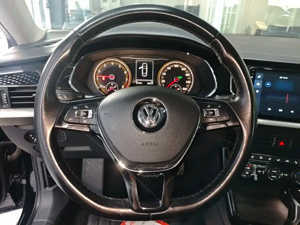 Volkswagen Passat — фото 11