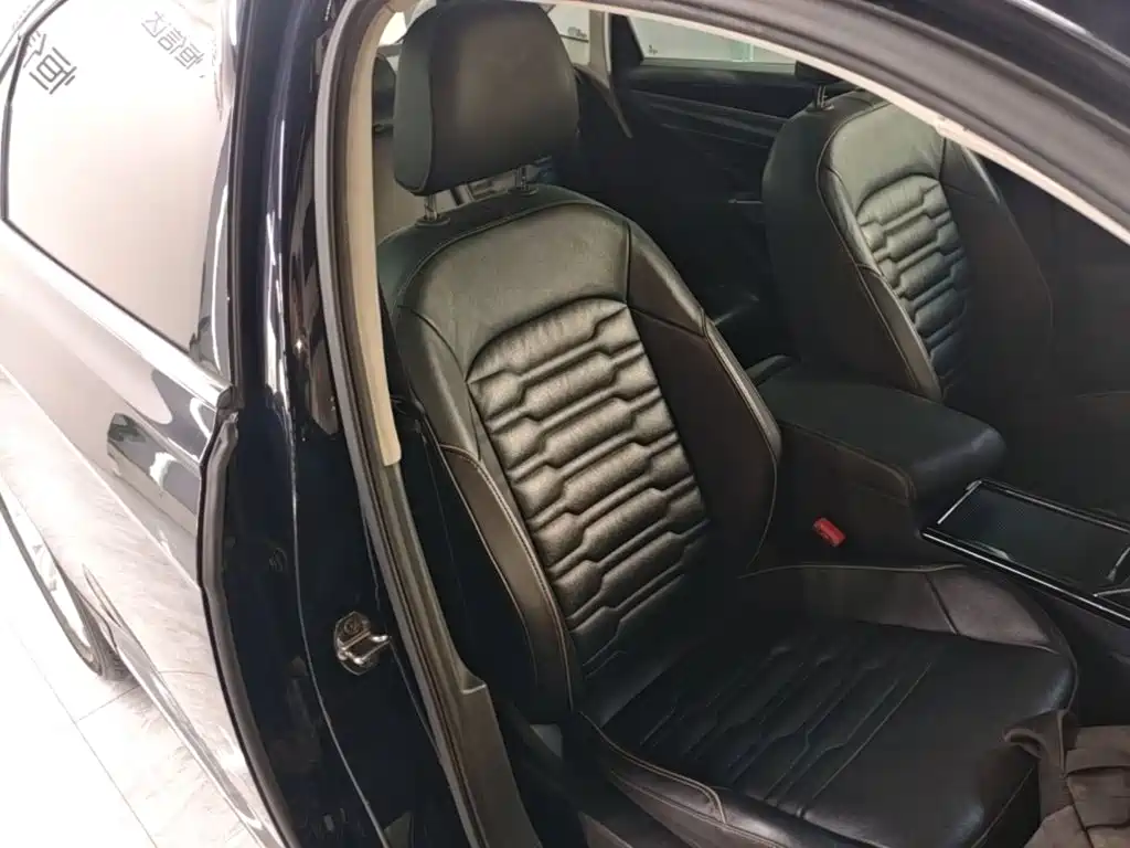 Volkswagen Passat — фото 25