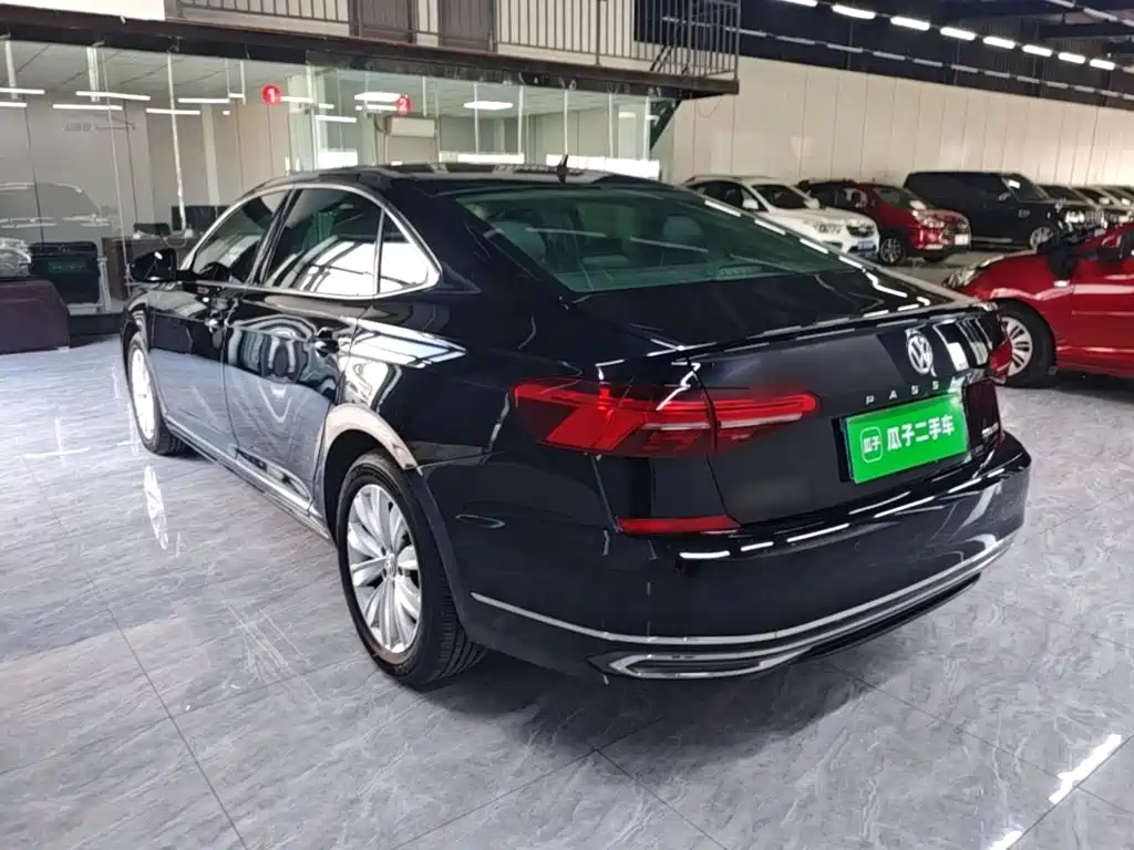 Volkswagen Passat — фото 5