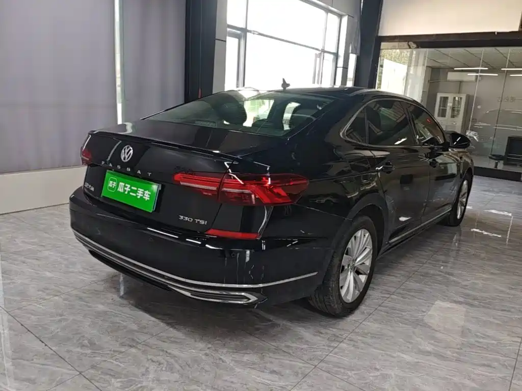 Volkswagen Passat — фото 7