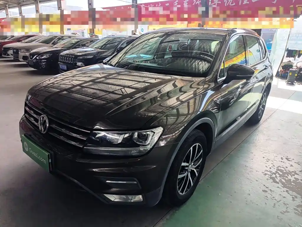 Volkswagen Tiguan L — фото 2