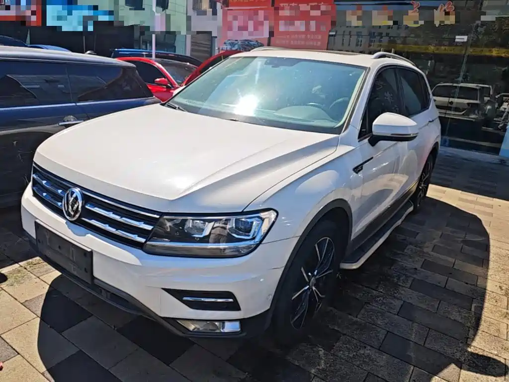 Volkswagen Tiguan L — фото 2