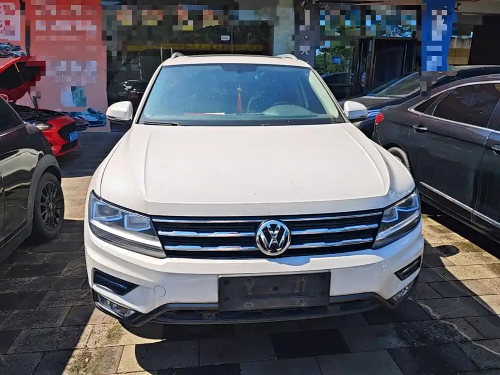 Volkswagen Tiguan L — фото 3