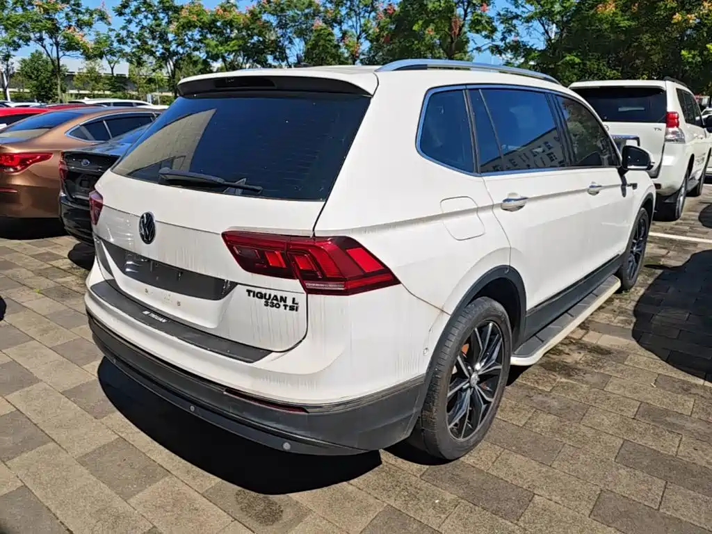 Volkswagen Tiguan L — фото 7