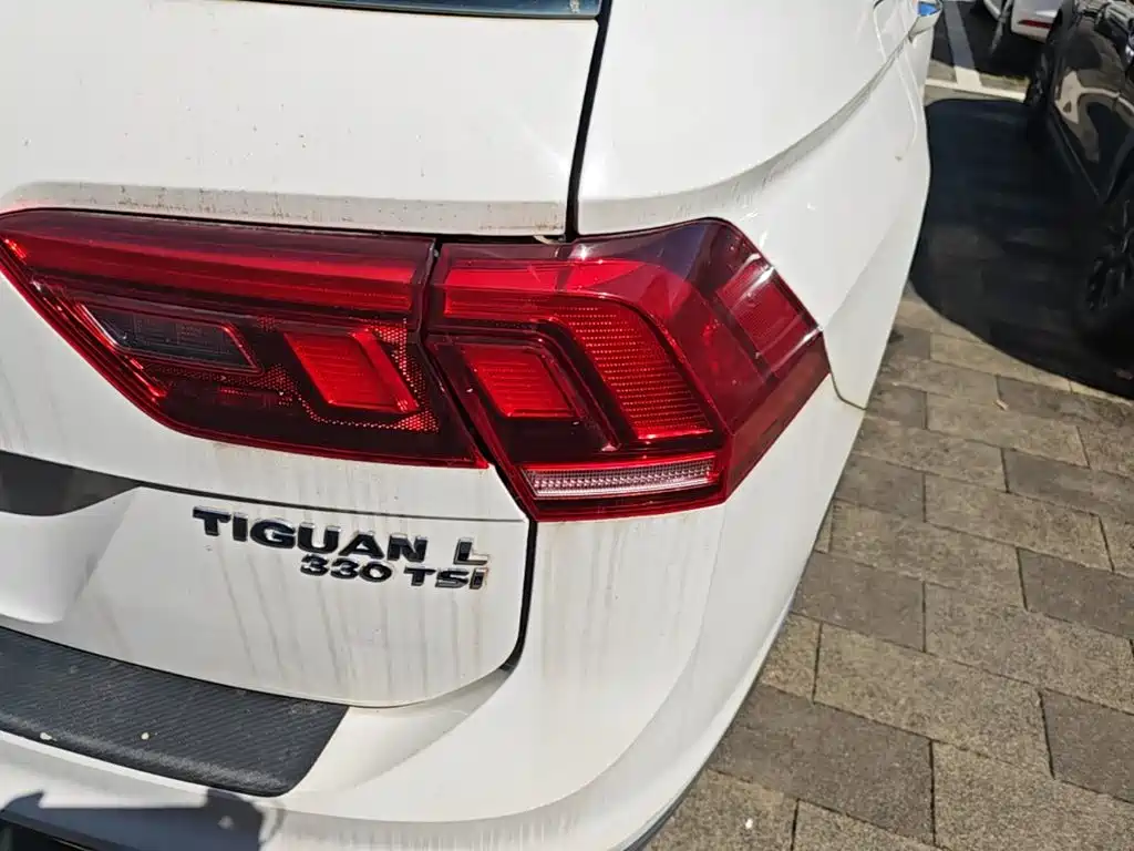 Volkswagen Tiguan L — фото 8