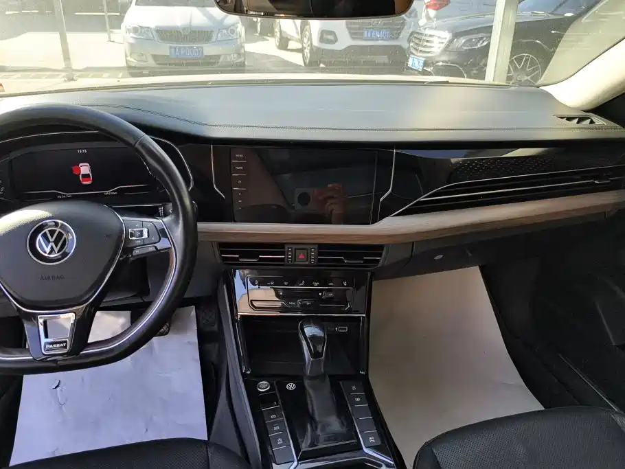 Volkswagen Passat — фото 13