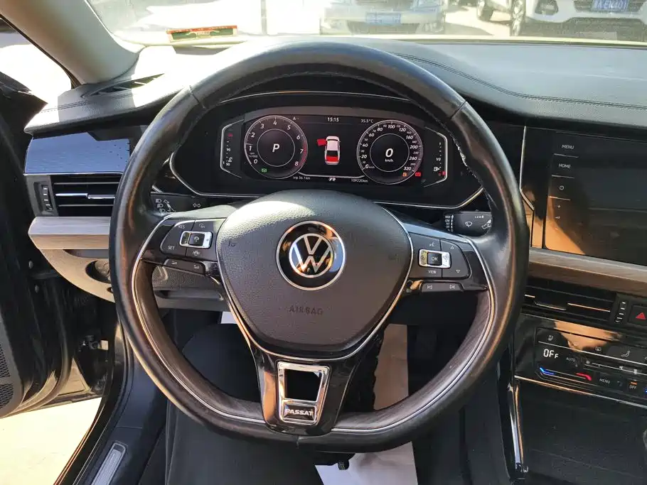 Volkswagen Passat — фото 15