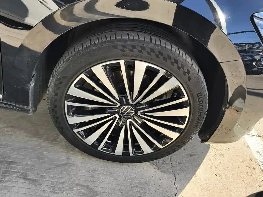 Volkswagen Passat — фото 6