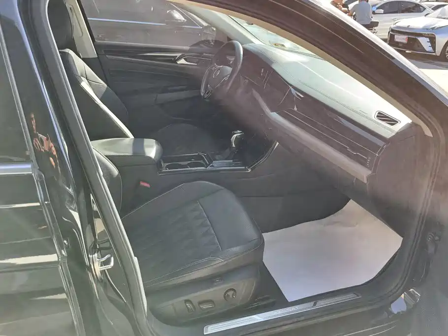 Volkswagen Passat — фото 8