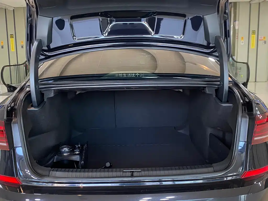 Volkswagen Passat — фото 13
