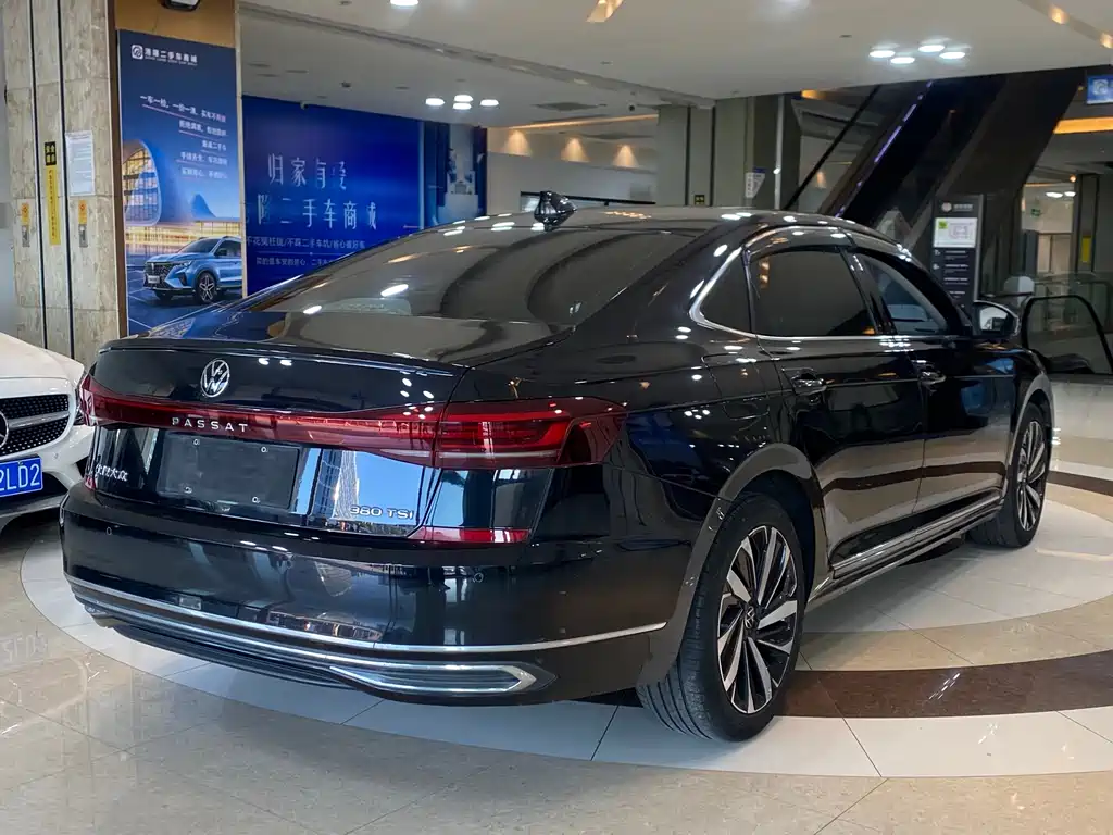 Volkswagen Passat — фото 14