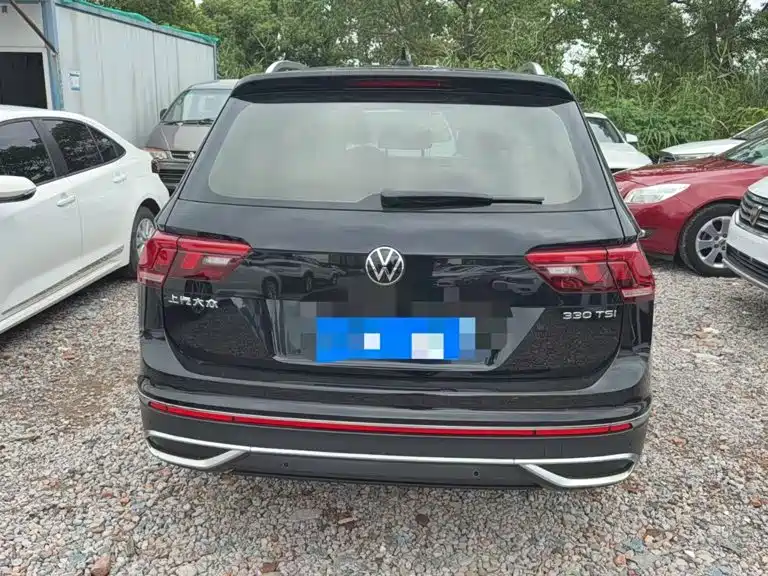 Volkswagen Tiguan L — фото 4