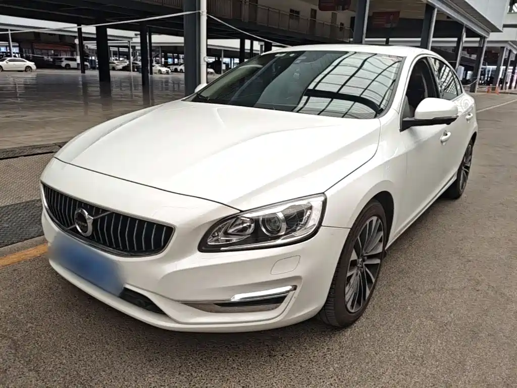 Volvo S60 — фото 2