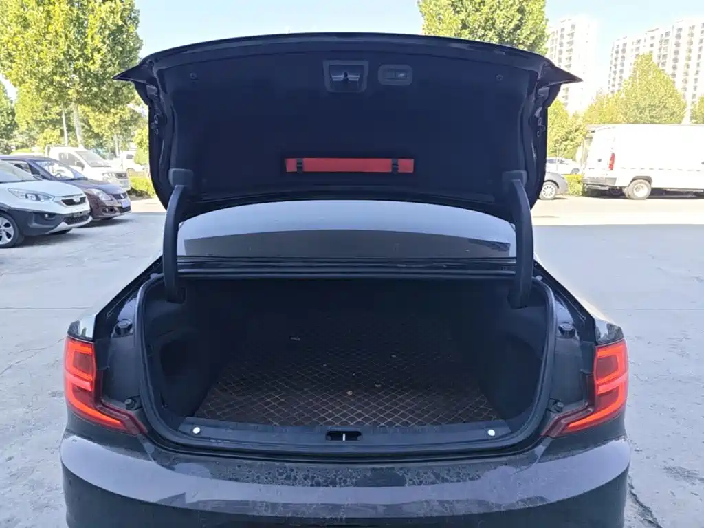 Volvo S90 — фото 19