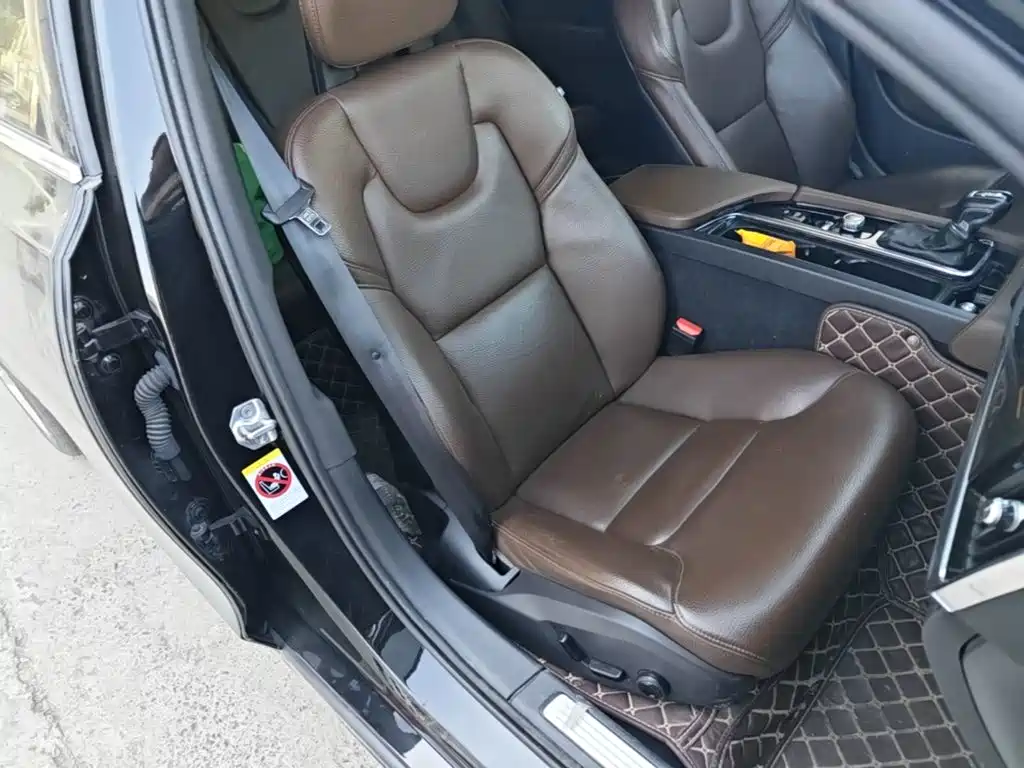 Volvo S90 — фото 25