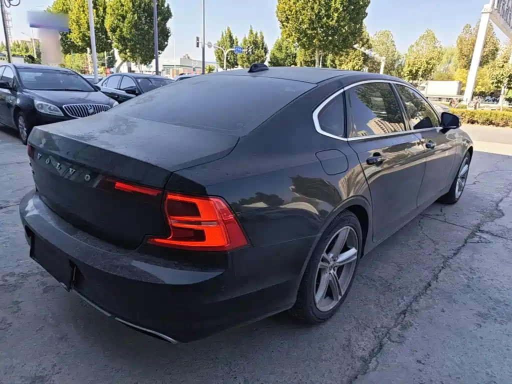 Volvo S90 — фото 7