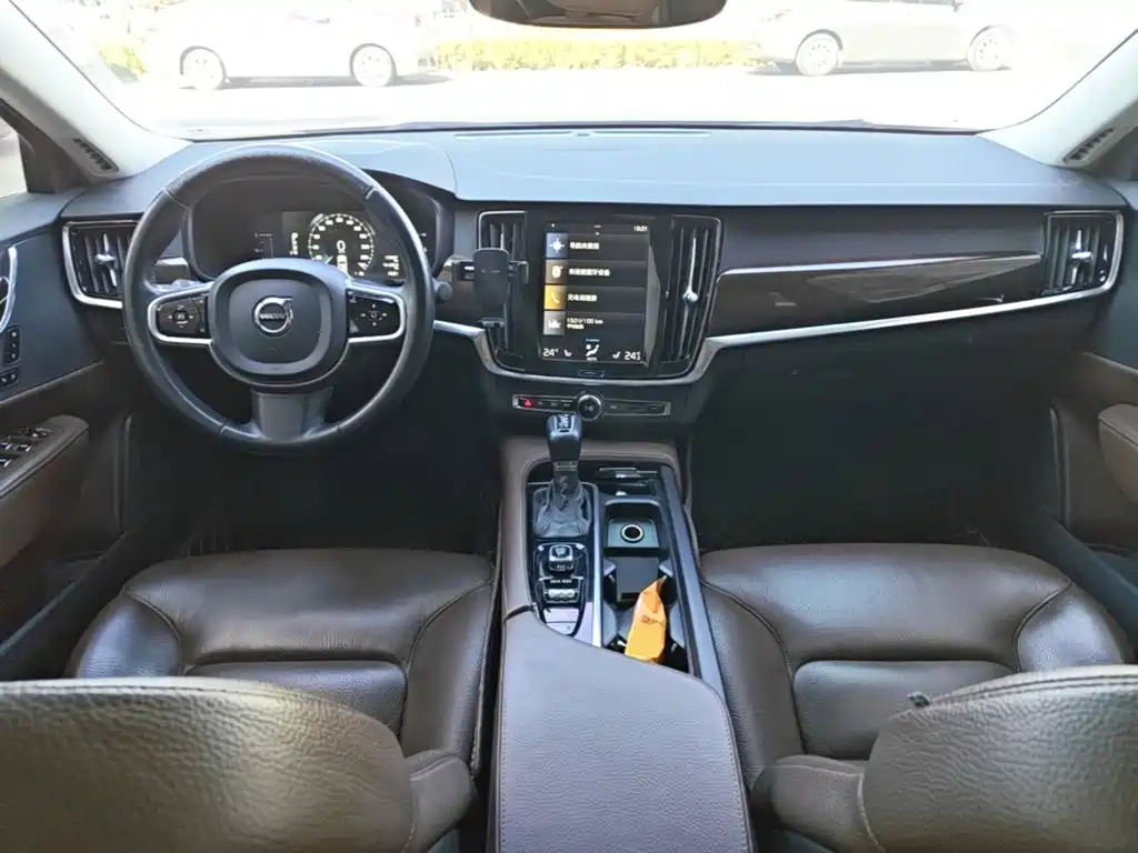 Volvo S90 — фото 10