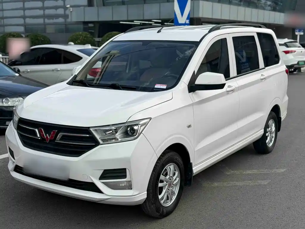 Wuling Hongguang — фото 2