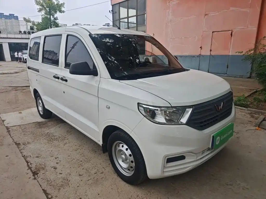 Wuling Hongguang V — фото 22