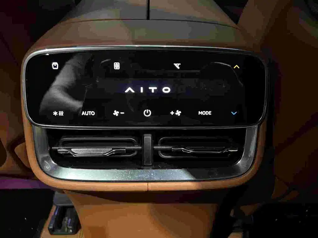 AITO AITO M7 — фото 7