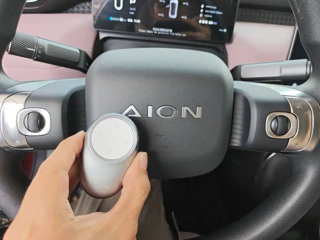 Aion AION UT — фото 9