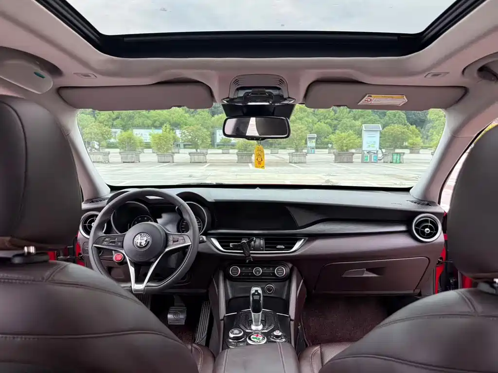 Alfa Romeo Stelvio — фото 10