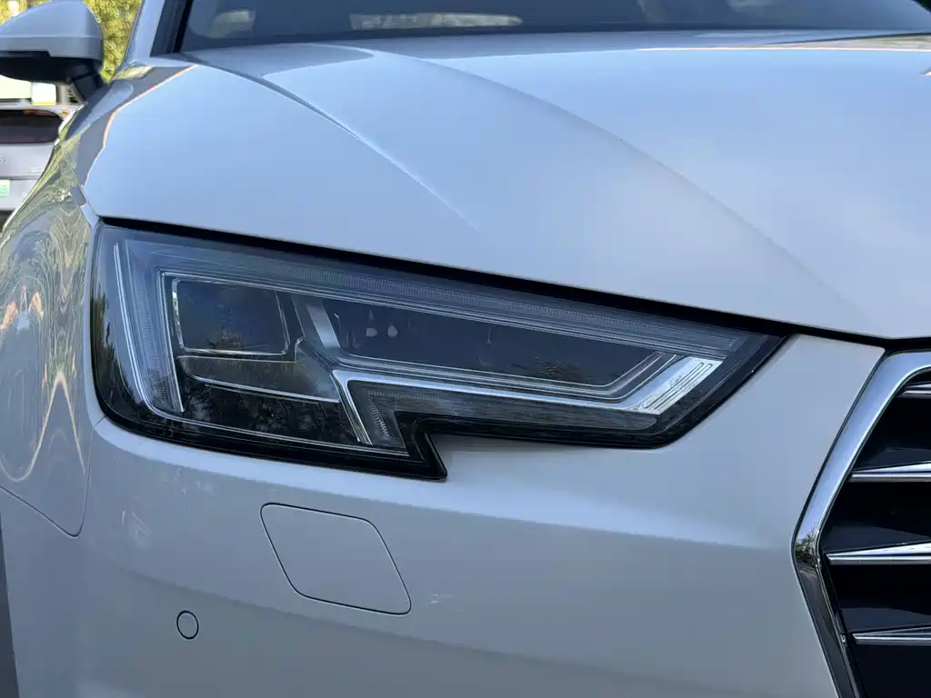 Audi A4L — фото 16