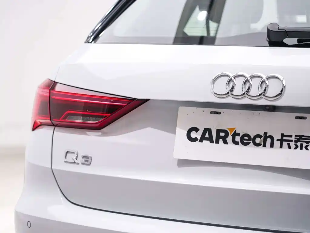 Audi Q3 — фото 15