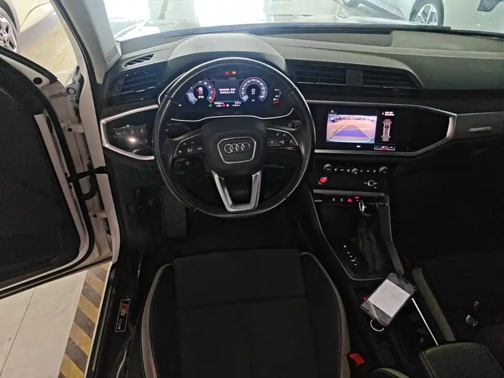Audi Q3 — фото 11