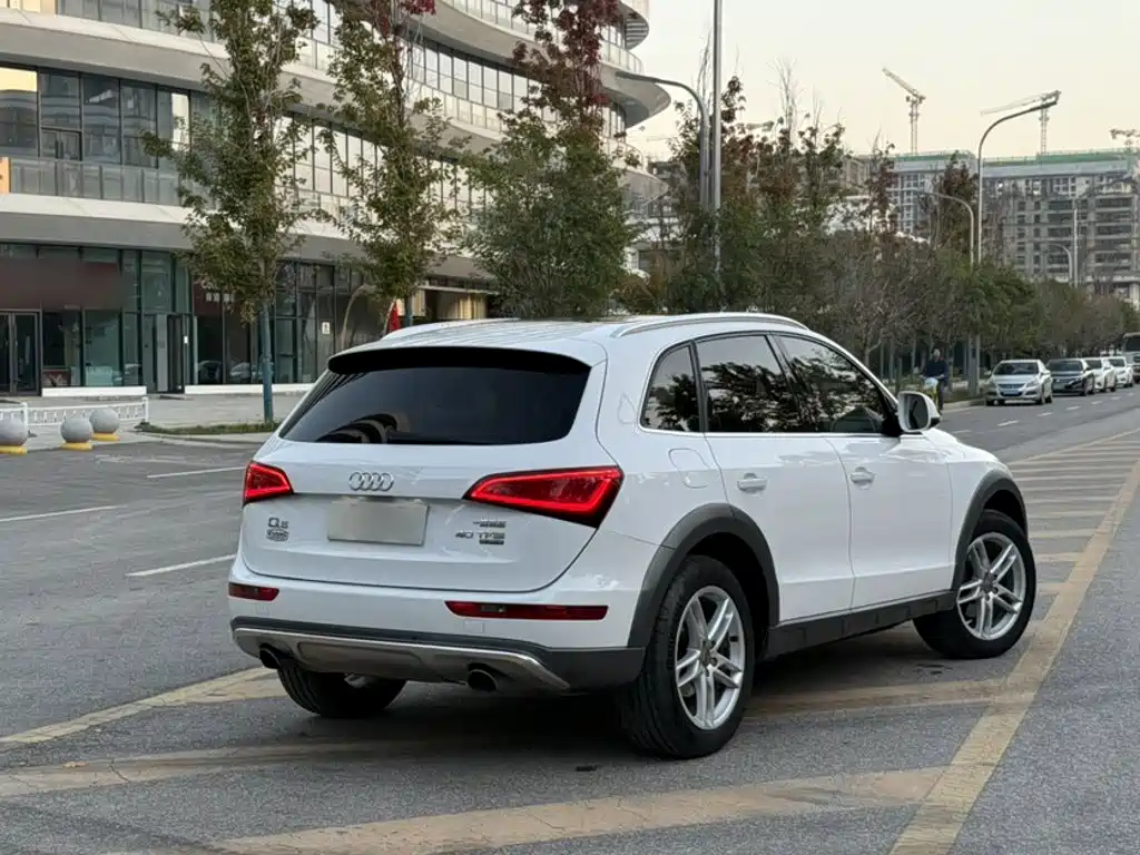 Audi Q5 — фото 8