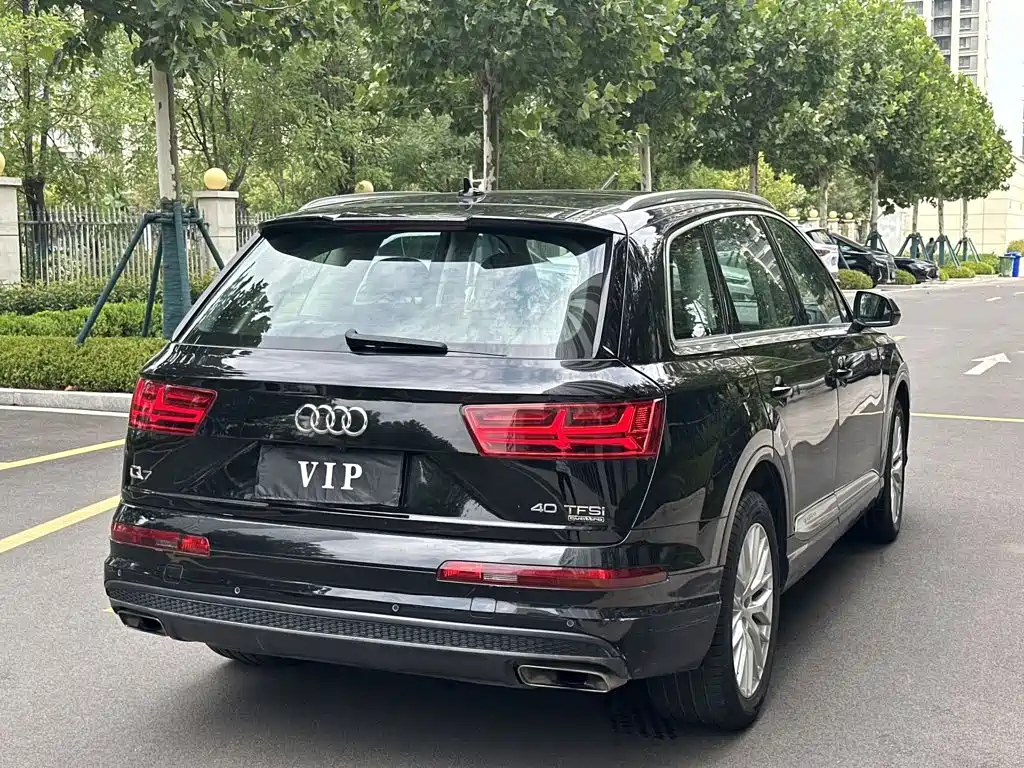 Audi Q7 — фото 6