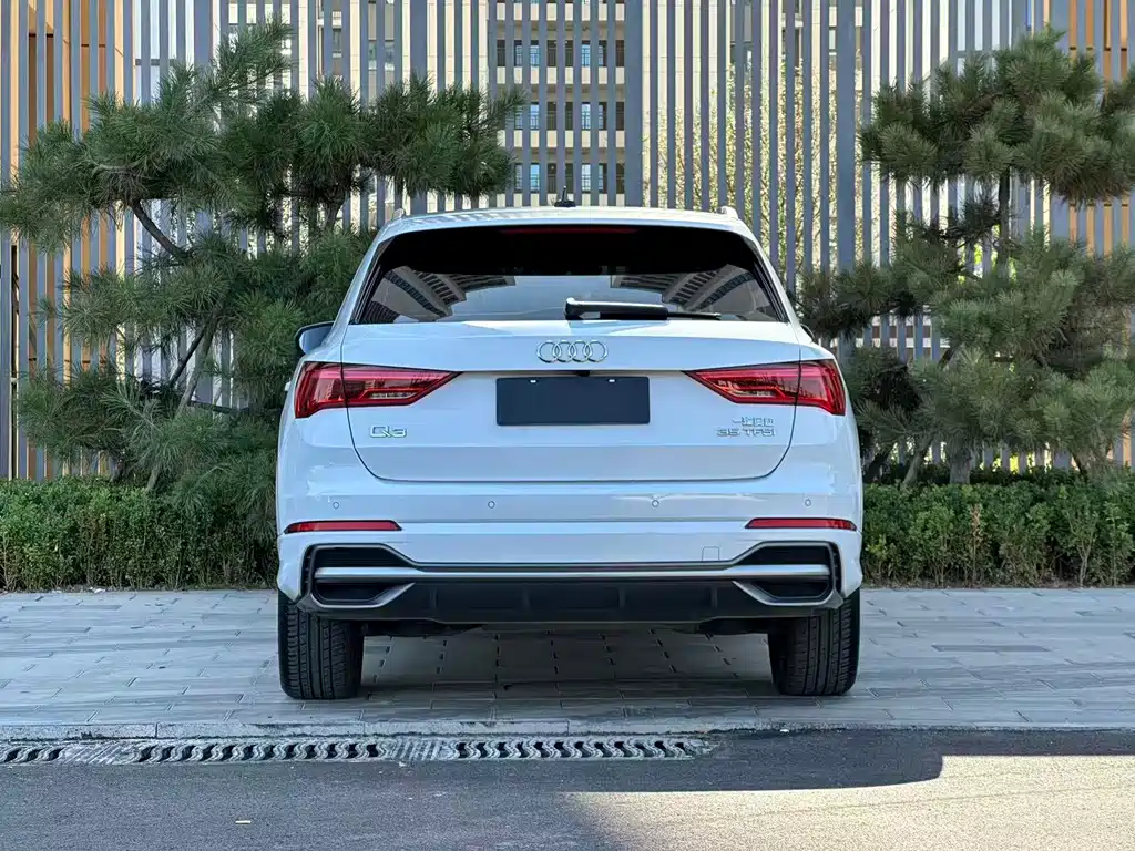 Audi Q3 — фото 4
