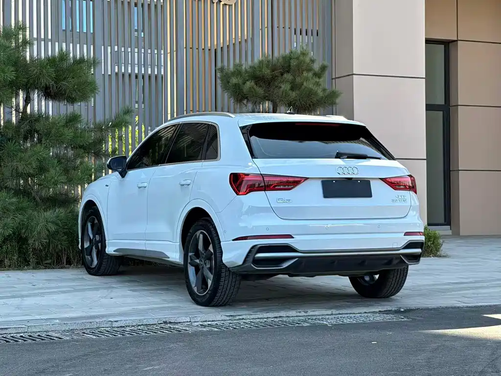 Audi Q3 — фото 5