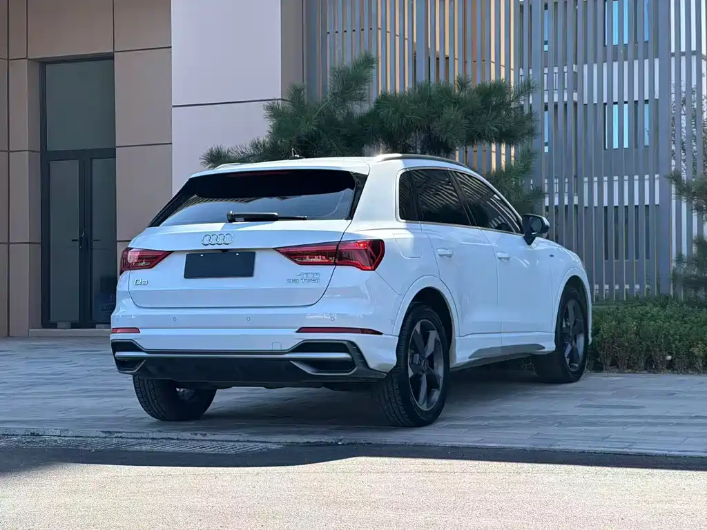 Audi Q3 — фото 6