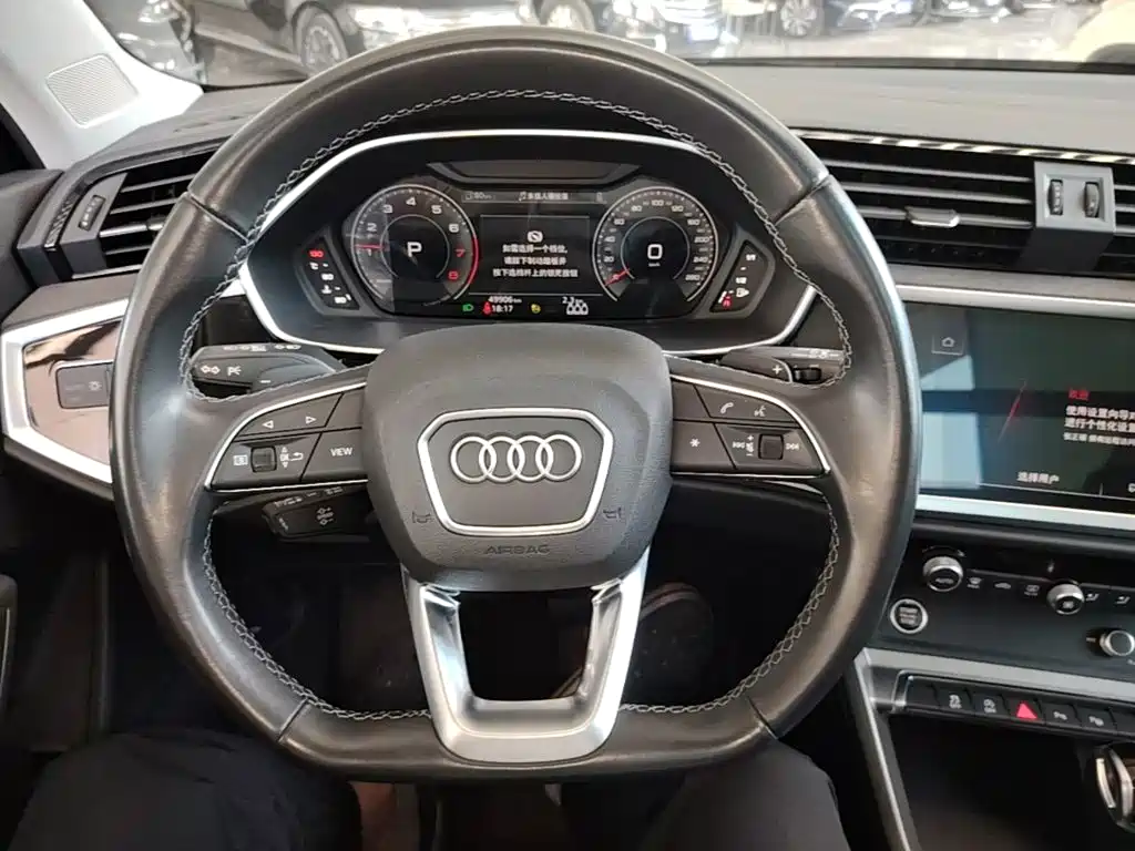 Audi Q3 — фото 11