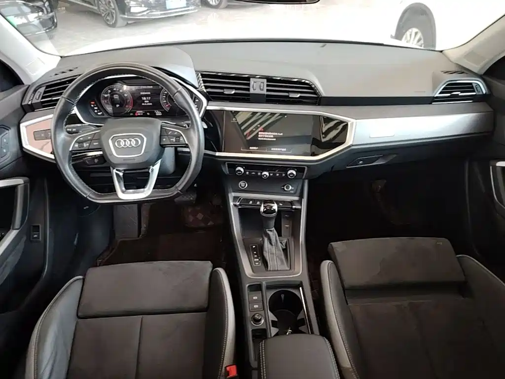 Audi Q3 — фото 10