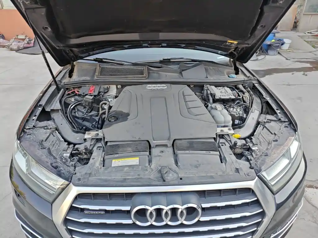 Audi Q7 — фото 20