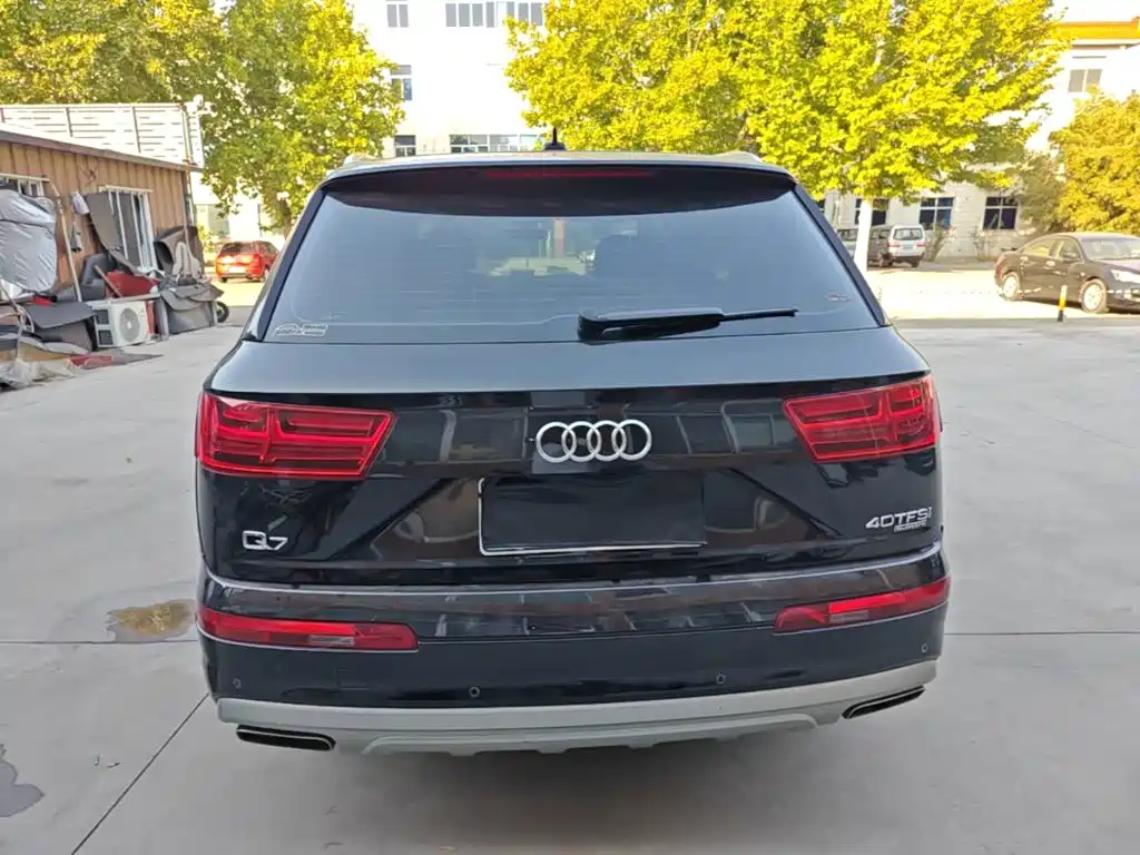 Audi Q7 — фото 6