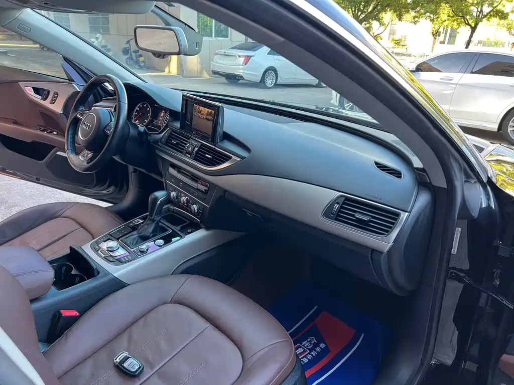 Audi A7 — фото 32
