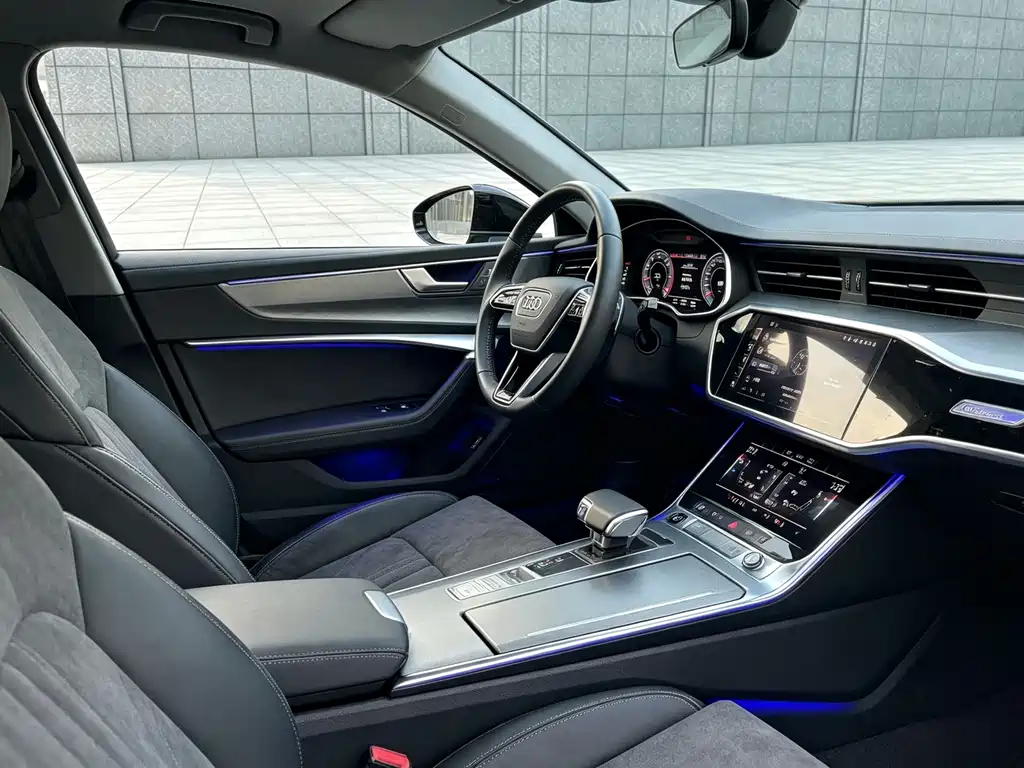Audi A7L — фото 14