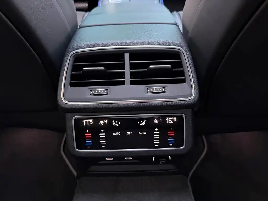 Audi A7L — фото 16