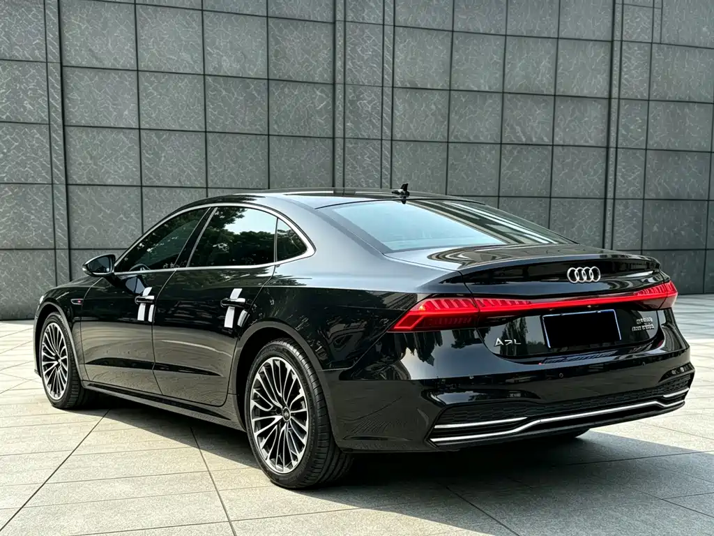 Audi A7L — фото 18