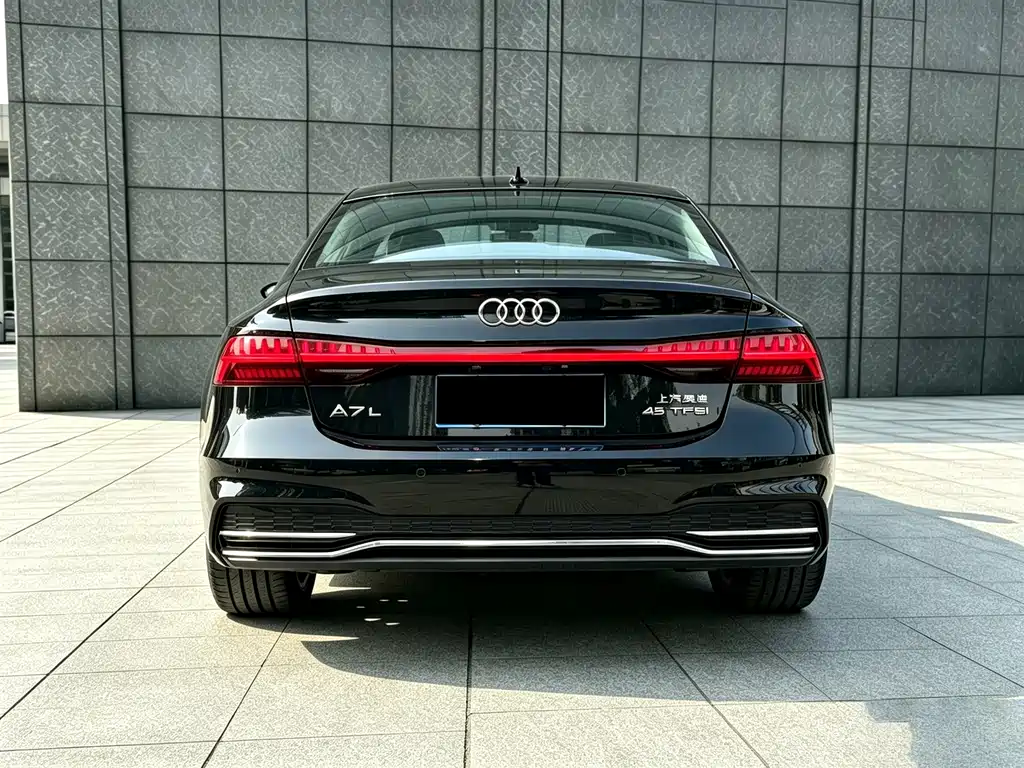 Audi A7L — фото 19