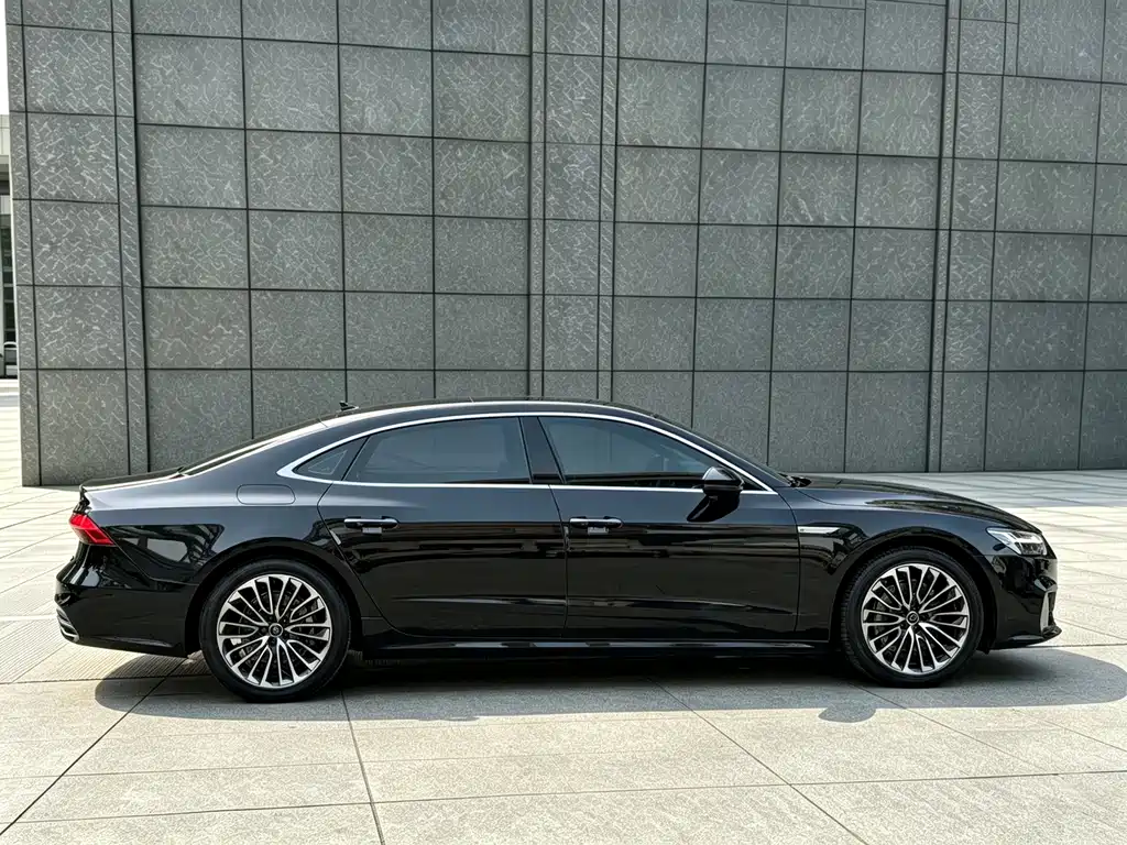 Audi A7L — фото 5