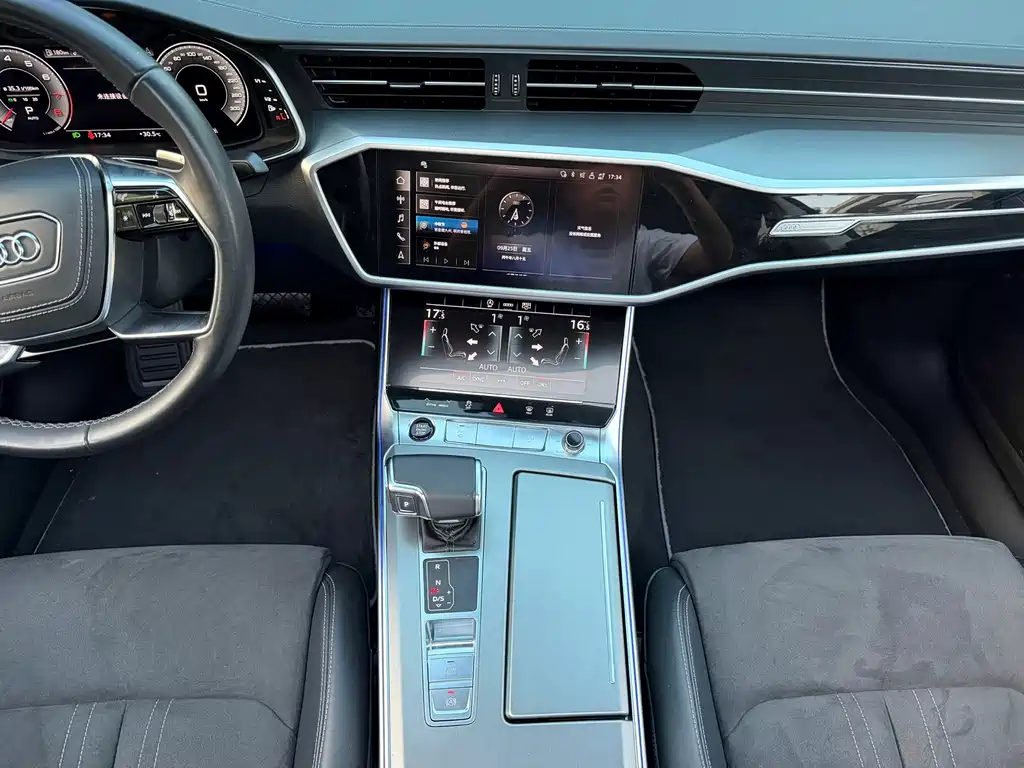 Audi A7L — фото 10
