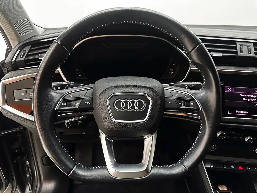 Audi Q3 — фото 14