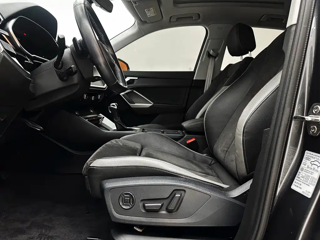 Audi Q3 — фото 19