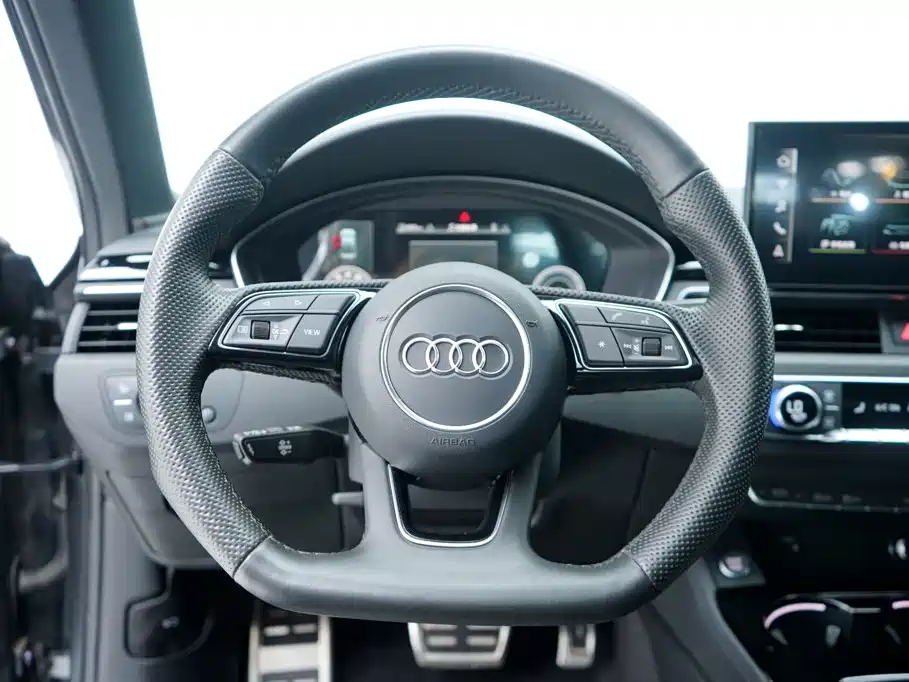 Audi A4L — фото 14